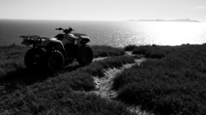 Байкальский мыс Цаган-Хушун гибнет под колесами внедорожников