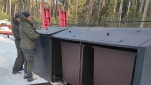 Байкал: стальные сейфы для мусора помирили туристов с медведями