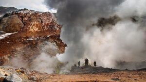 Опасные тропы Камчатки: туристов пустили к «просыпающемуся» вулкану