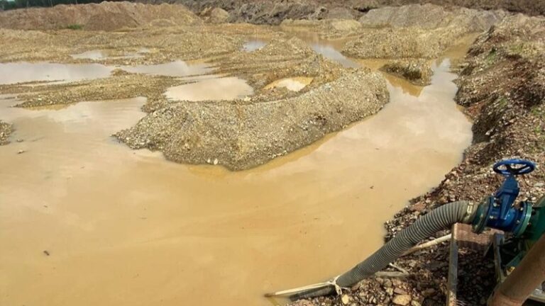 Золотодобытчики в Хабаровском крае загрязнили реку на миллион рублей