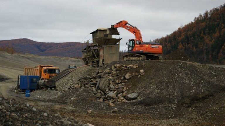 Суд в Приамурье взыскал с компании ущерб за сброс грязной воды в реку