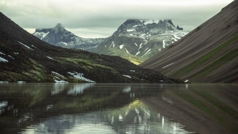 Гигантские дафнии и следы ледника: ученые нашли уникальное озеро на Камчатке