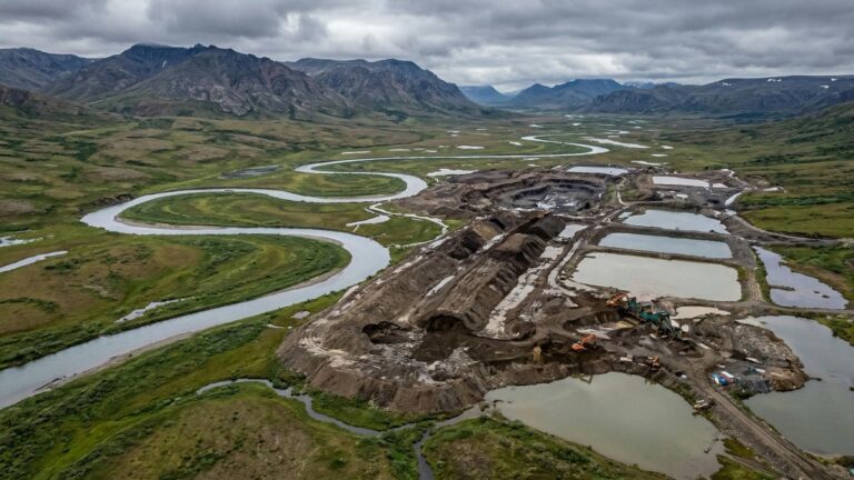 Чукотка отдает речные экосистемы под добычу золота